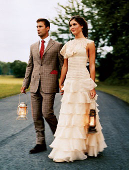 Couple habillé pour mariage champêtre